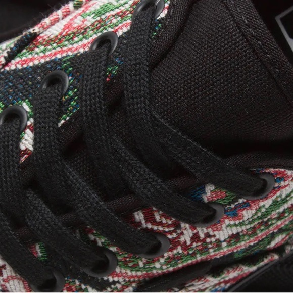 BRAND NEW Vans special edition paisleys - Picture 9 of 16